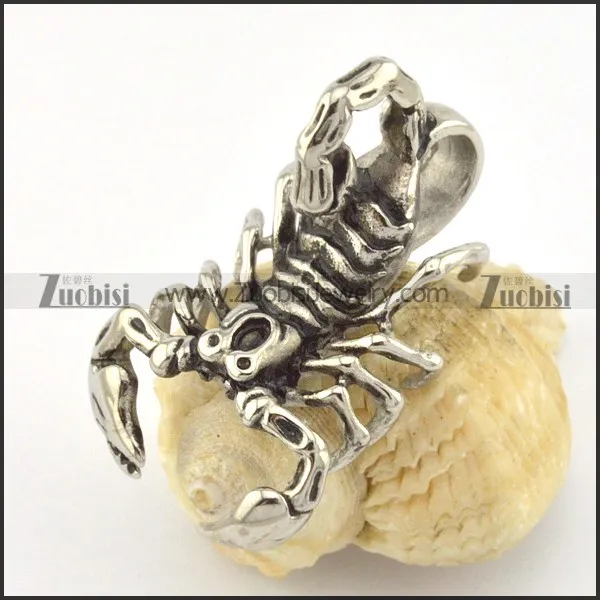 37mm length lively scorpion pendant p001575