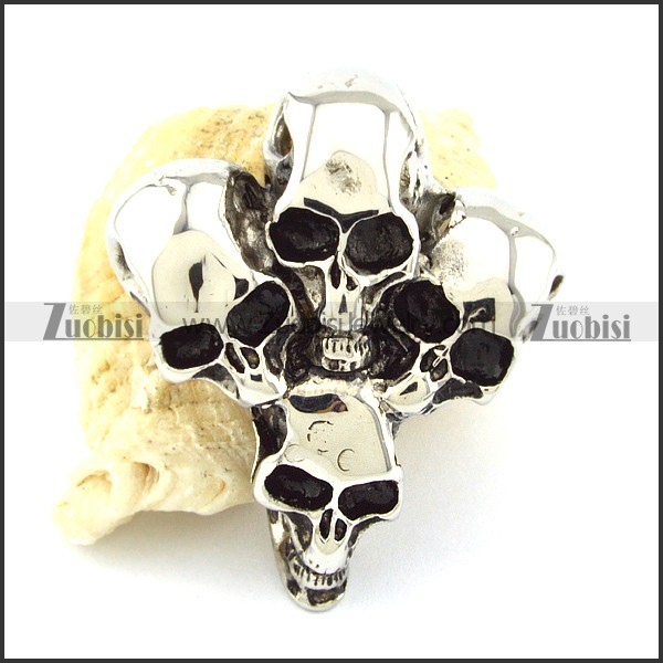 Four Skull Heads Pendant -p001117