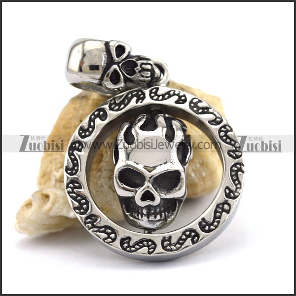 Two Skull Heads Pendant p002857