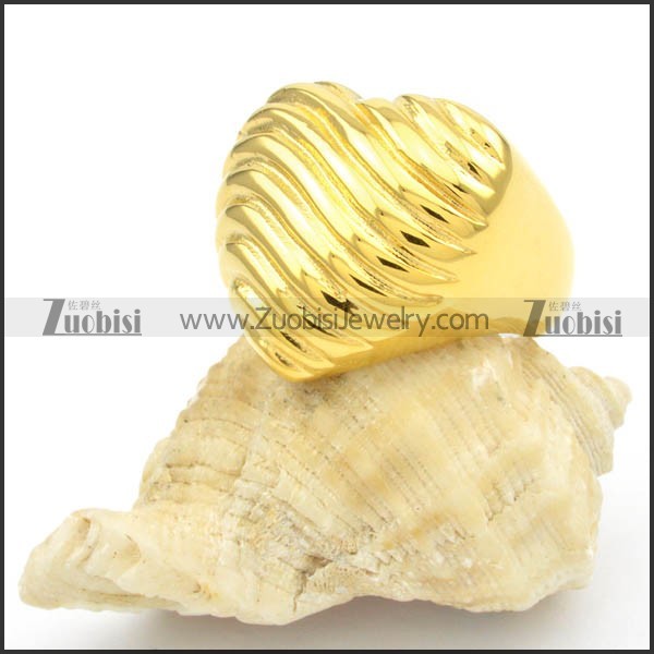 Stainless Steel Gold Ring with Heart Shapped -r000398