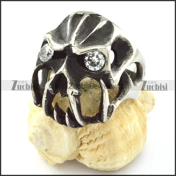 Mens Skull Ring in Stainless Steel for Motorcycle Bikers -r000745