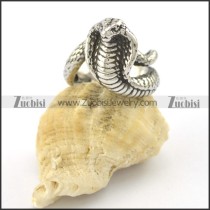 small poisonous snake ring r001572
