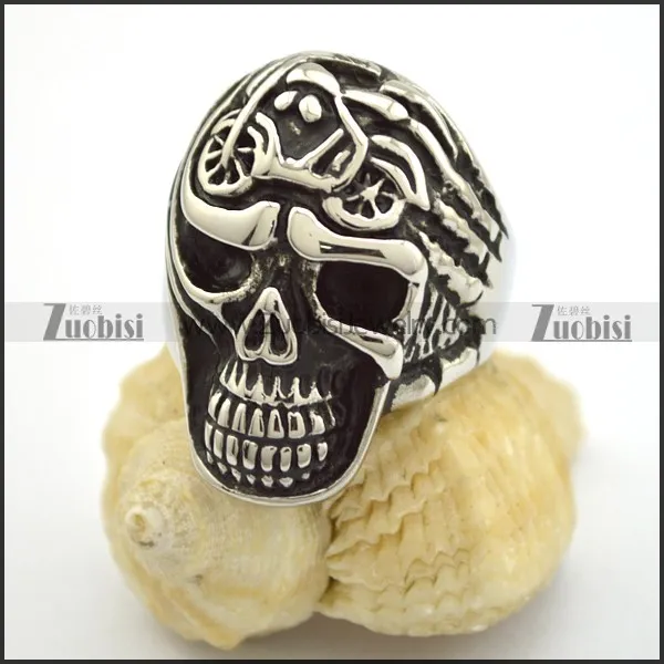 skull ring using 2 hands holding motorcycle on forehead r001703