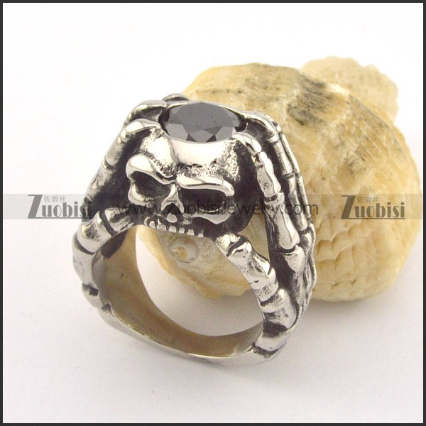 stainless steel skull ring with 1 big black faceted zircon r001354