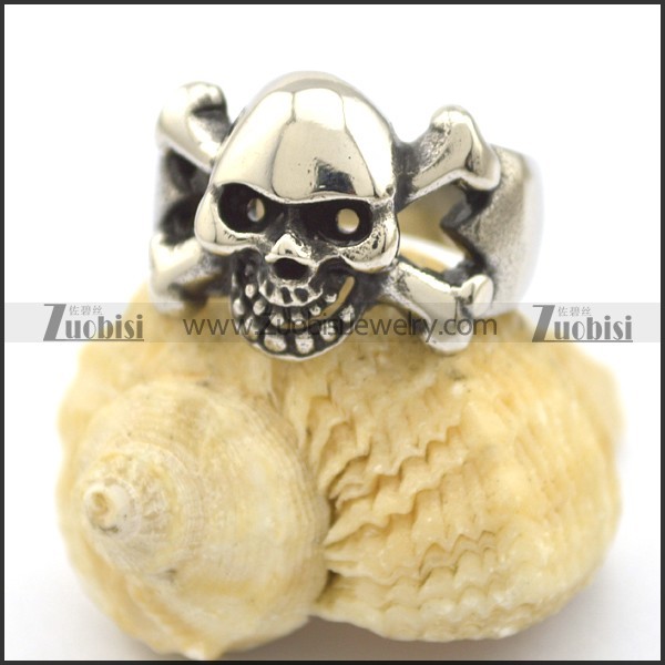 horrible small skull bone ring r002130