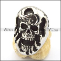 large cool skull ring with wild hair r001989