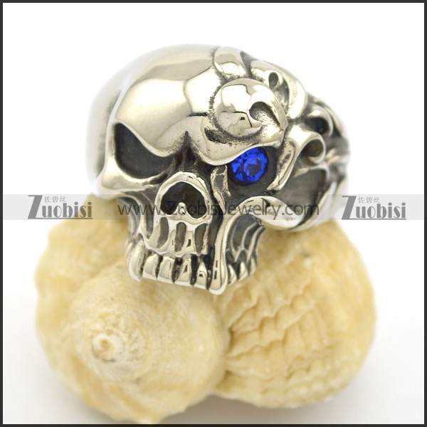 One Blue Rhinestone Eye Angry Skull Ring r002505