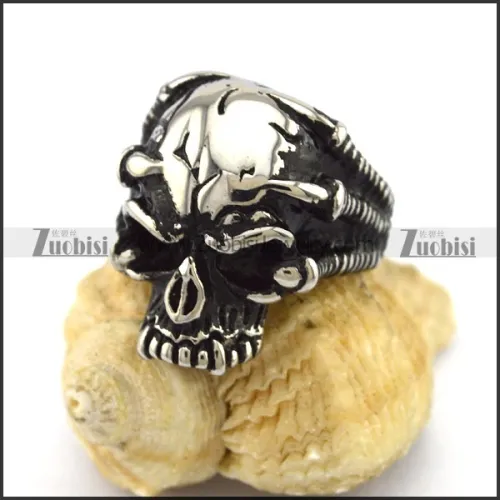 Blacken Horrible Skull Ring r003014
