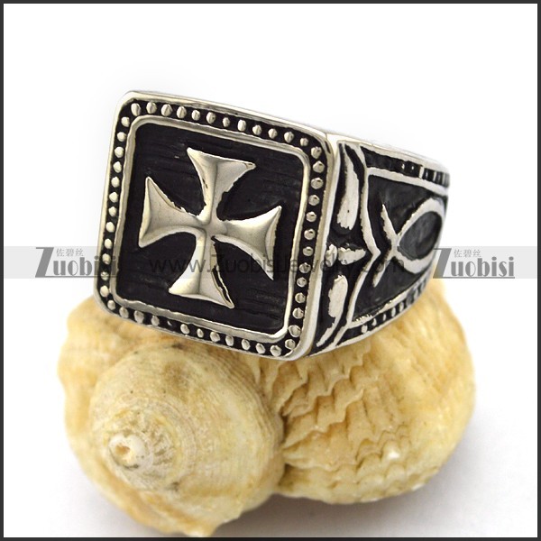 Blacken Cross Ring r003010