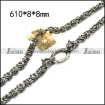 8mm wide chainmaille chain necklace with 2 wolf heads n002244
