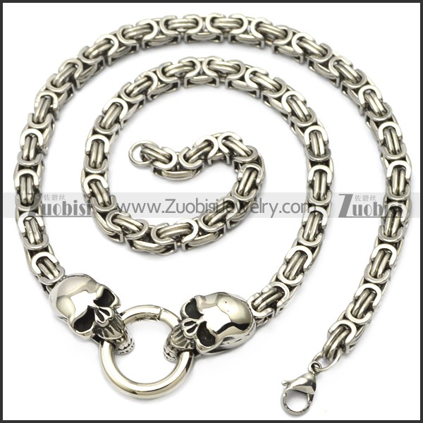 stainless steel chain necklace with 2 skull heads