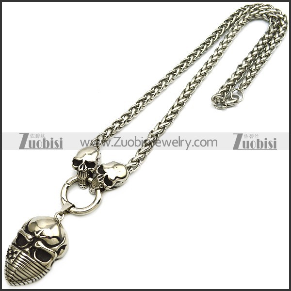 Skull with Bandanna Chain Necklace n002615