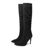 Lady style boots with a slender heel and a top of 9.5cm or 8cm maximum size of 43
