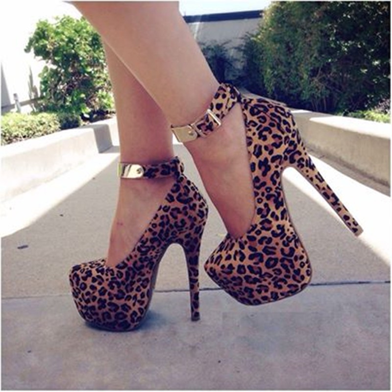 round toe leopard pumps