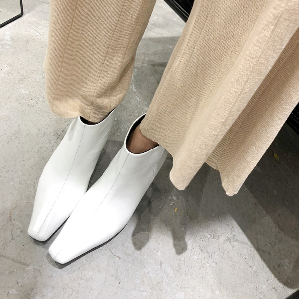 Fashion women's shoes in winter 2019 pointed toe zipper pure color short boots white ladies boots concise mature office lady