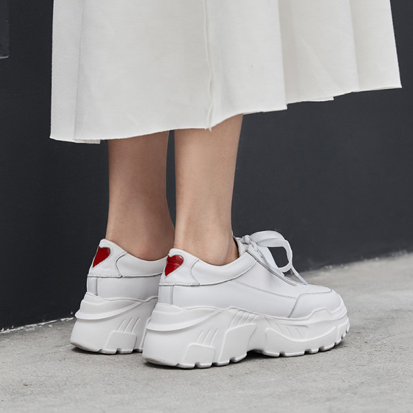 Arden Furtado summer 2019 fashion women's shoes cross tied lacing gym shoes white genuine leather heart shaped leisure casual shoes flat platform sneakers
