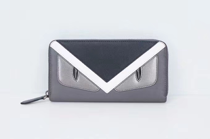 フェンディ服コピー フェンディワンピースコピー Tシャツ偽物通販