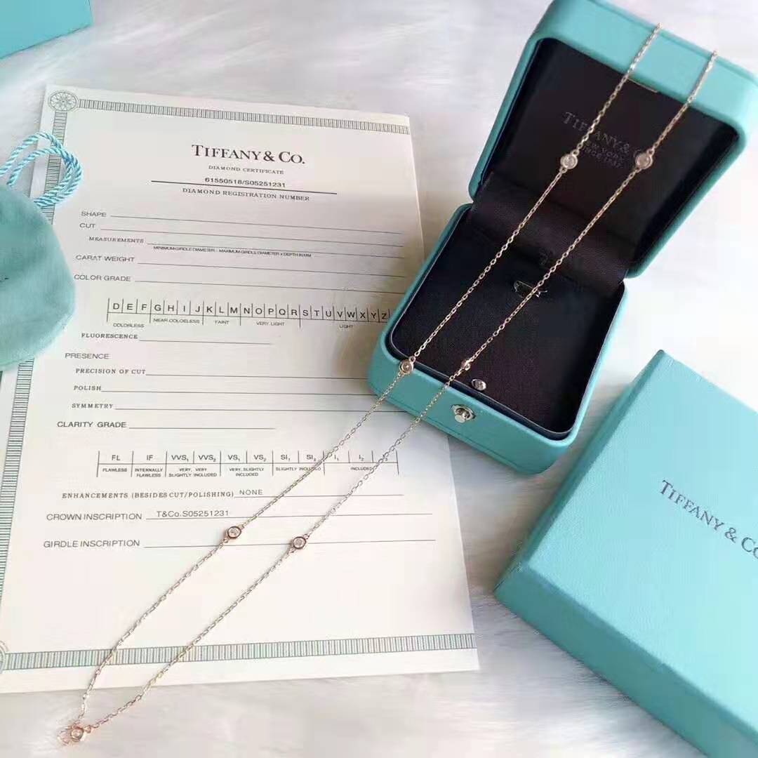 ティファニーブルー ワンピース ティファニーで朝食を リップ